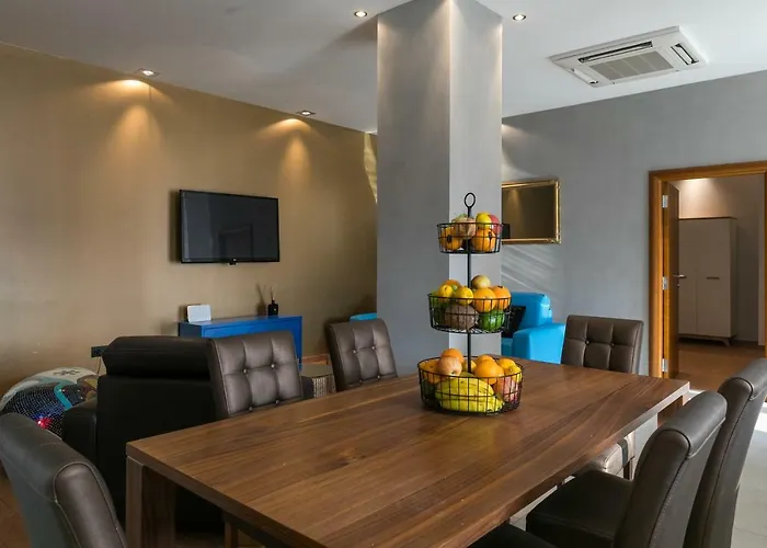 Frankie's Place * زاتون