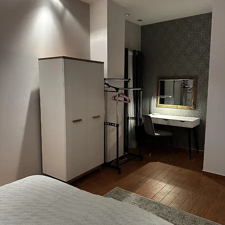 Frankie's Place Apartman *