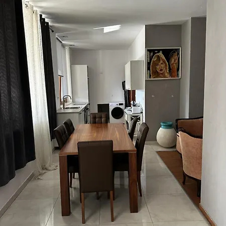 Apartman Frankie's Place *