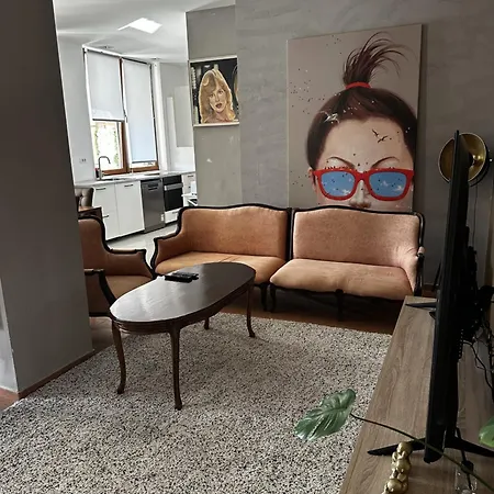 Frankie's Place *